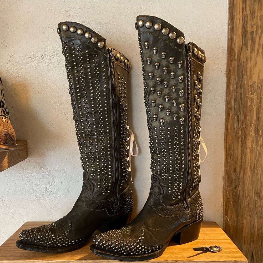Double D Ranch “killa flag” boots studs & skulls!